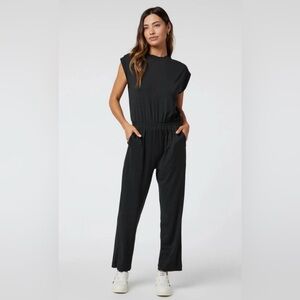 NWT VUORI Short Sleeve Lux Crew Jumpsuit Women's Size S Black VW4104
